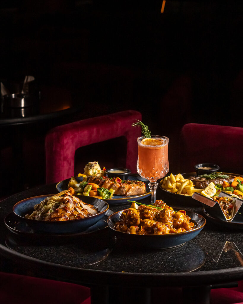 W BAR — Branding 3